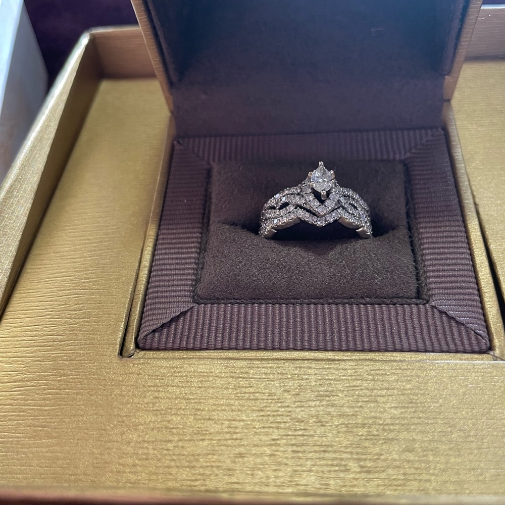 Neil Lane Wedding Set - Picture 7 of 9